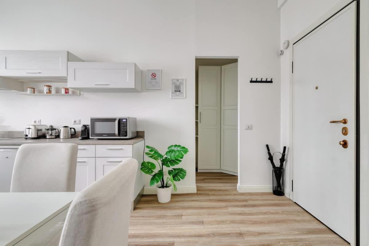Oasis Suite - Subway 50 Meters Just 5 Minutes From Duomo 밀라노 외부 사진
